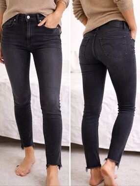 Levi’s 711 Skinny Jeans Black Wash Raw Hem Ankle Denim Size 29